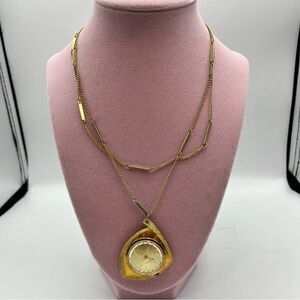 Chic Lucerno Gold Watch  Pendant Necklace with Watch Design